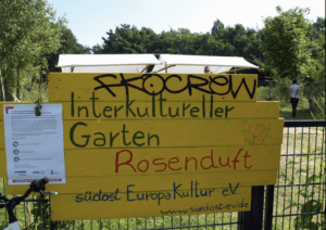 Schild am Eingang des Interkulturellen Garten Rosenduft